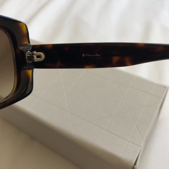 Authentic DIOR Vintage Tortoiseshell Sunglasses - Picture 5 of 8